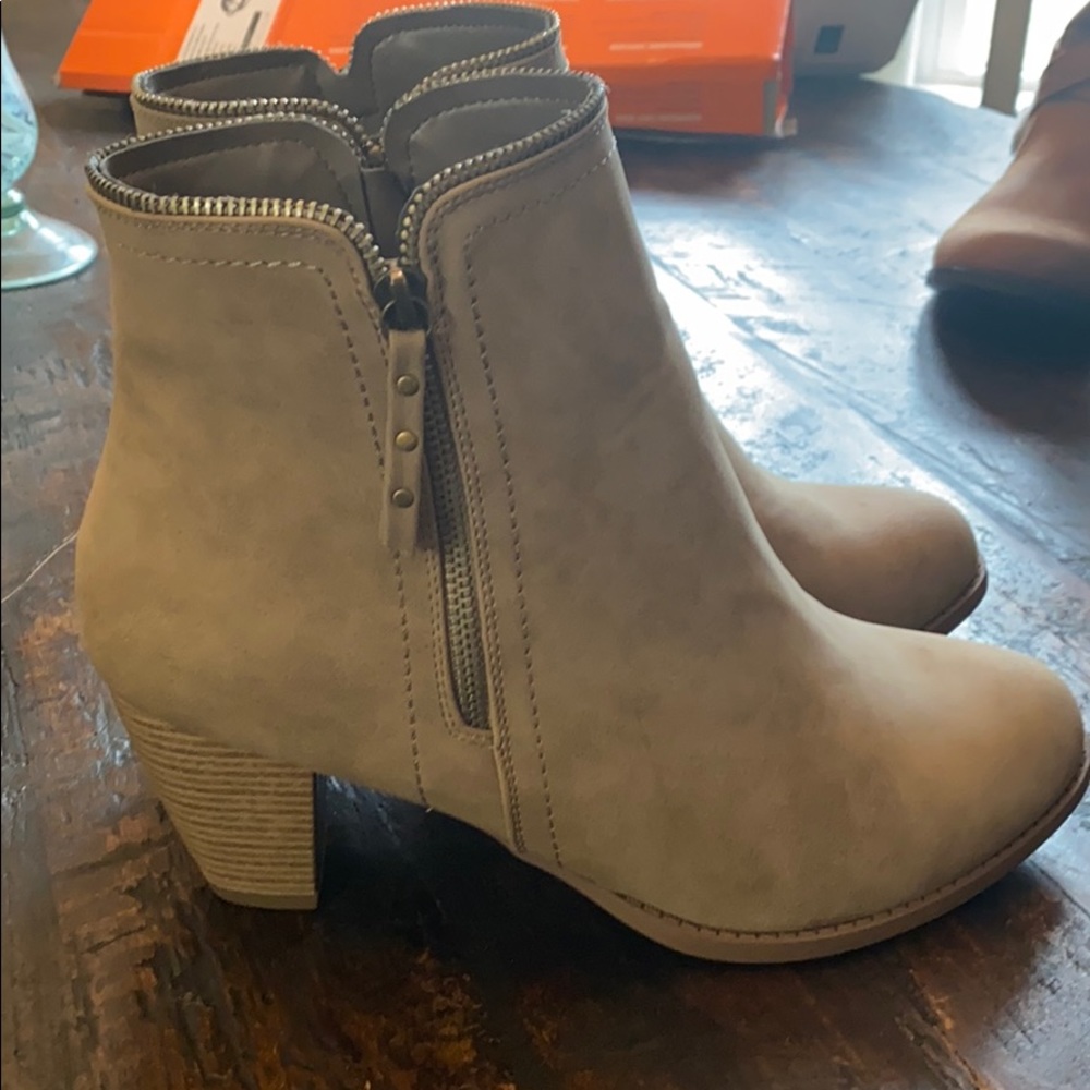 Brand new tan booties WIDE